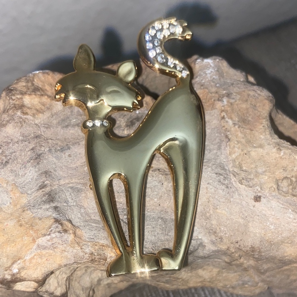 Vintage 80s Gold Tone Cat with Rhinestones Broach - Picture 3 of 6